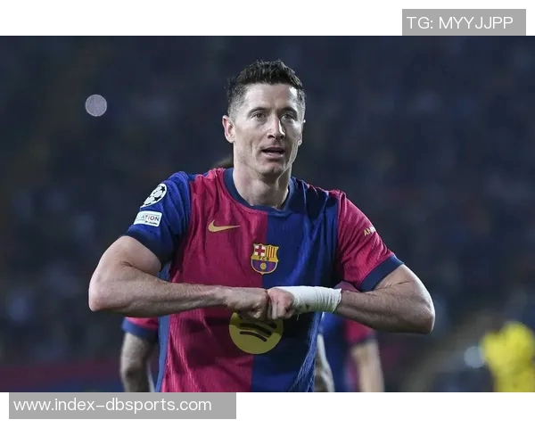 莱万静待巴萨未来决定将影响下赛季职业规划