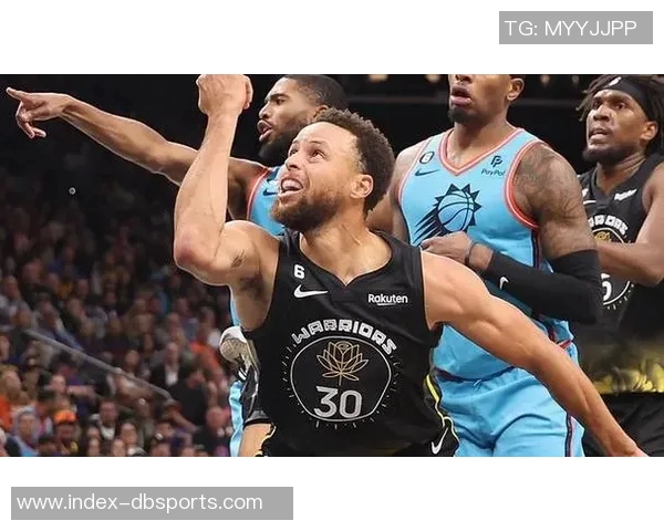 克里斯蒂半场表现低迷六投全失仅凭罚球拿到四分三分球全失手